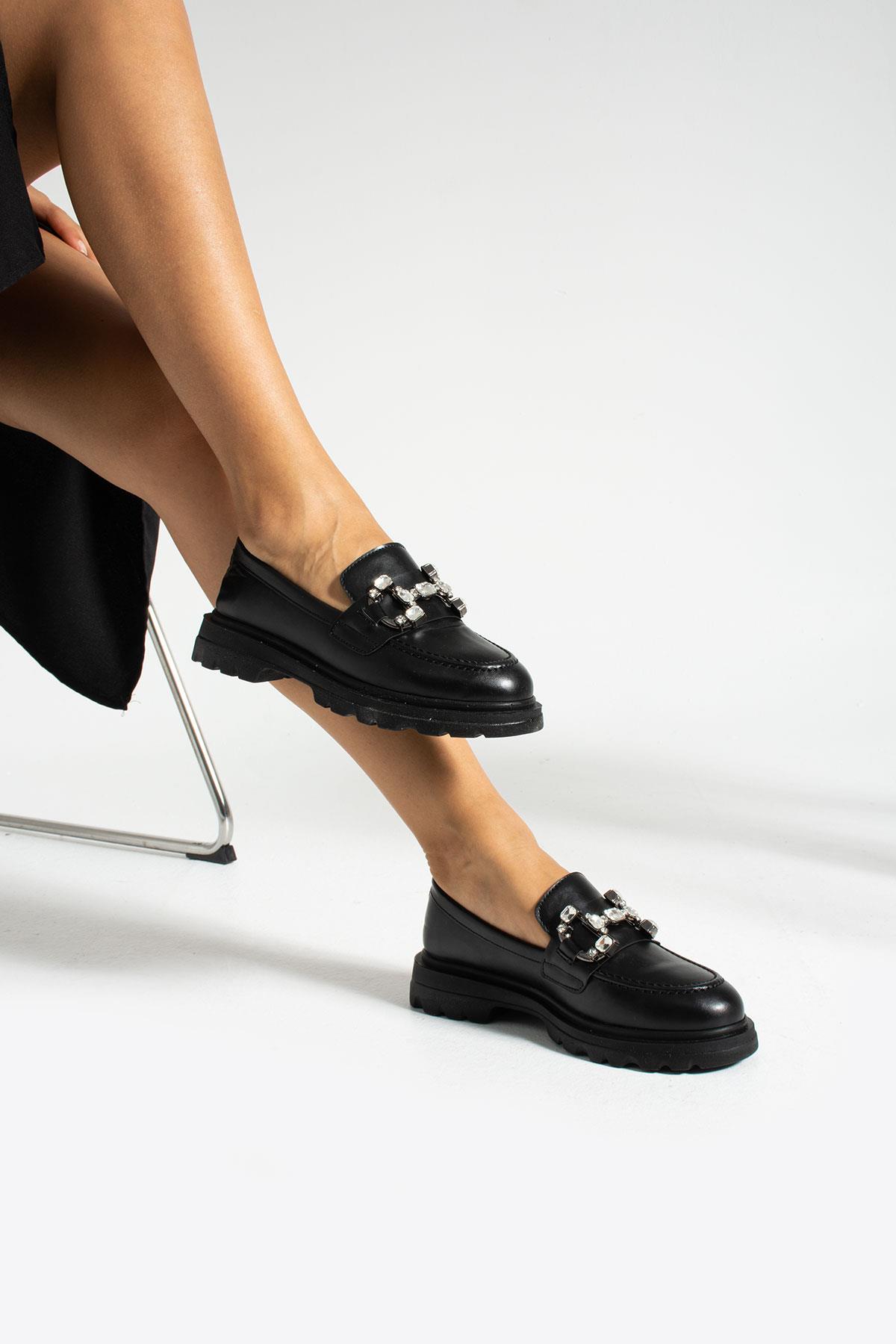 Fiona Siyah Cam Taş Toka Detayli Kadin Loafer Ayakkabi