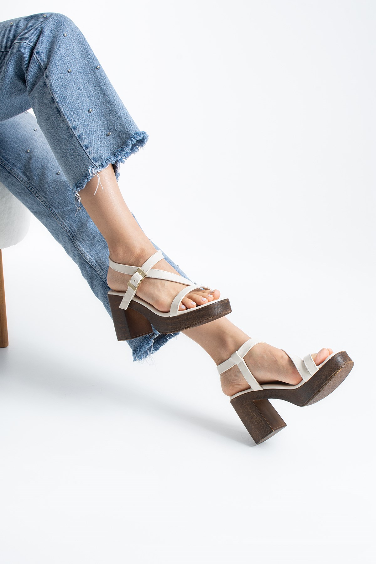 Glade Krem Kemer Detay Platform Topuk Kadın Sandalet