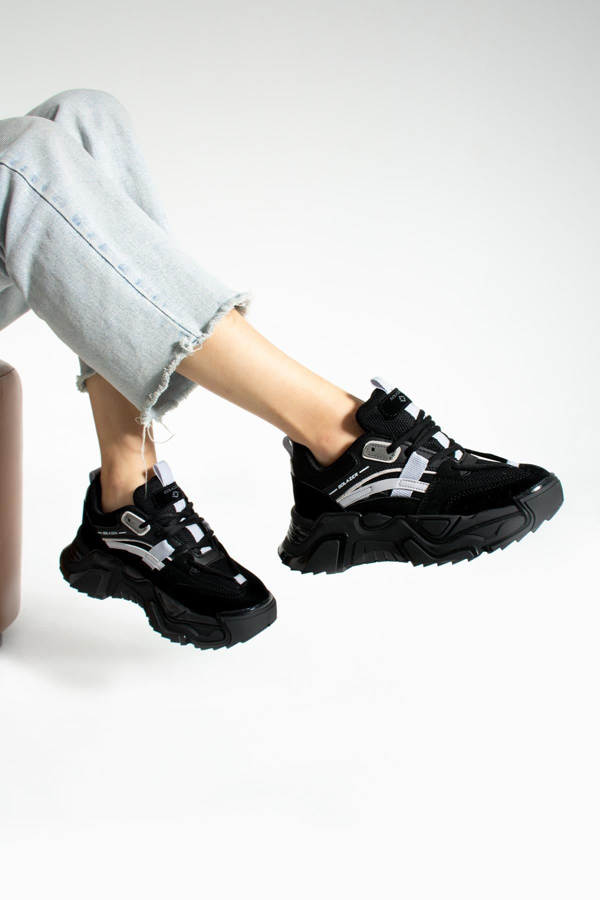 Harper Siyah Şeffaf Taban Kadin Spor Ayakkabi