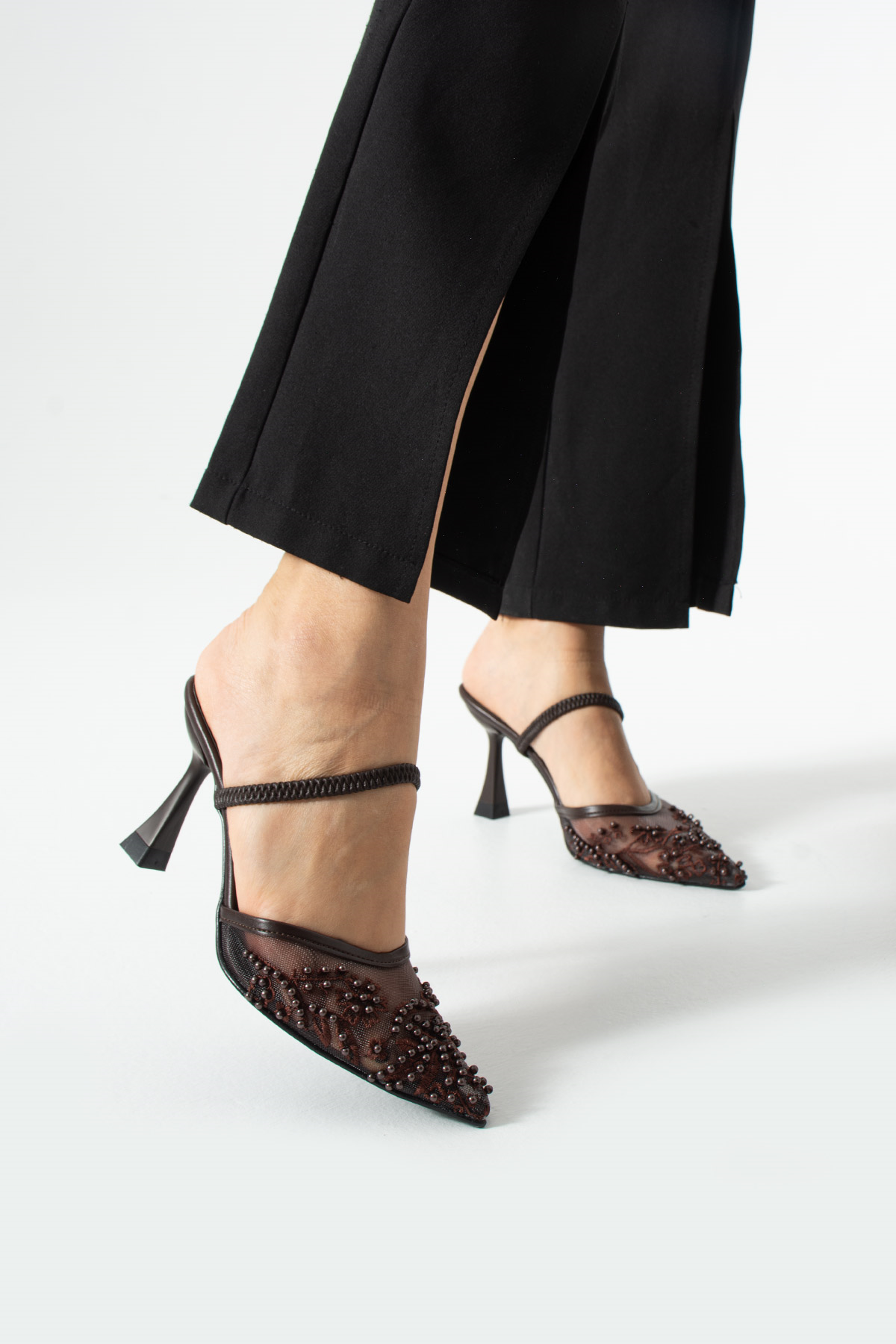 Jasiel Kahve İnci Detay Fileli Kadın Topuklu Ayakkabı