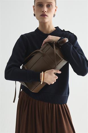 APOLET DETAYLI MERSERİZE TRİKO KAZAK LACİVERT