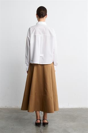 ARKASI PİLE DETAYLI POPLİN GÖMLEK BEYAZ