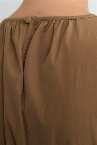 BELİ BÜZGÜLÜ ELBİSE NUDE