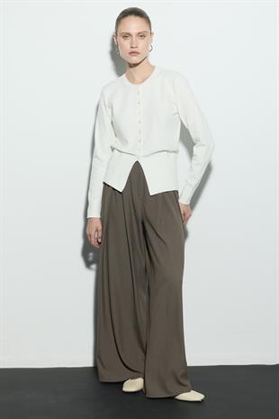 BELİ OTURTMALI TRİKO HIRKA EKRU