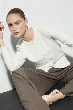 BELİ OTURTMALI TRİKO HIRKA EKRU