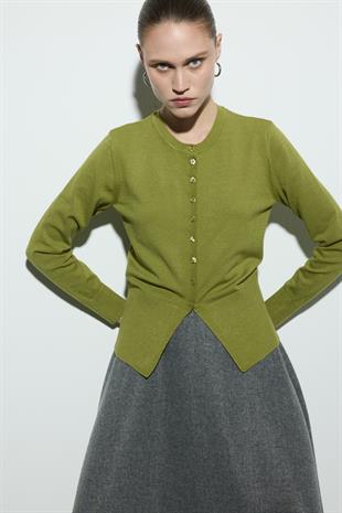 BELİ OTURTMALI TRİKO HIRKA FISTIK YEŞİLİ