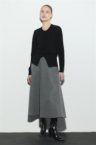 BELİ OTURTMALI TRİKO HIRKA SİYAH