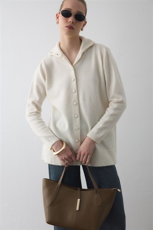 BRİT DÜĞMELİ DİK YAKA HIRKA EKRU