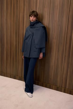 ÇIKARILABİLİR ATKILI TRENÇKOT İNDİGO