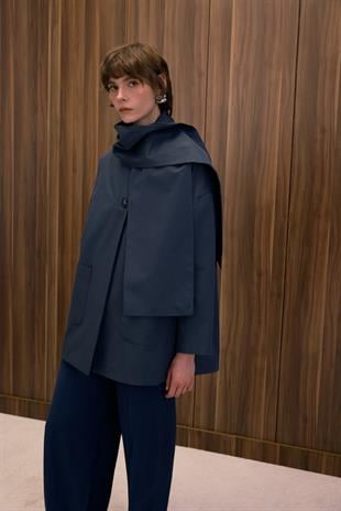 ÇIKARILABİLİR ATKILI TRENÇKOT İNDİGO