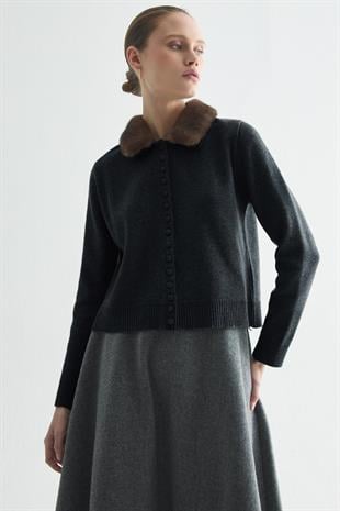 ÇIKARILABİLİR KÜRK DETAYLI TRİKO HIRKA ANTRASİT