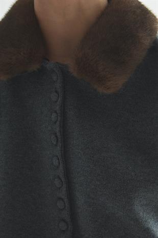 ÇIKARILABİLİR KÜRK DETAYLI TRİKO HIRKA GRİ