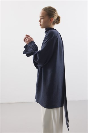 GENİŞ FULARLI BLUZ LACİVERT