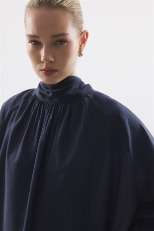 GENİŞ FULARLI BLUZ LACİVERT