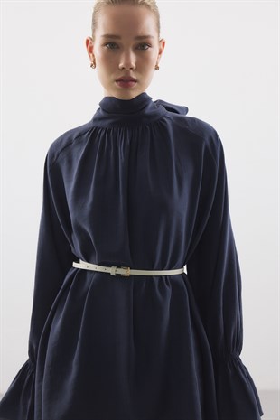 GENİŞ FULARLI BLUZ LACİVERT