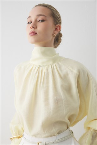 GENİŞ FULARLI BLUZ SARI