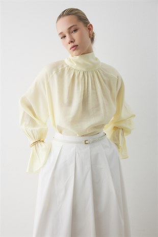 GENİŞ FULARLI BLUZ SARI