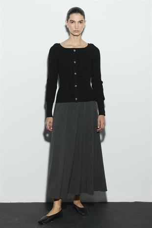 KAYIK YAKA SİMLİ TRİKO ÜST SİYAH