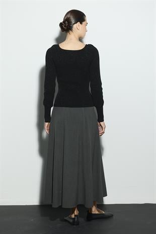 KAYIK YAKA SİMLİ TRİKO ÜST SİYAH