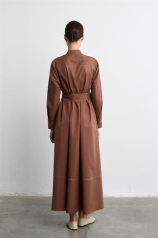 KONTRAST DİKİŞLİ ELBİSE TABA