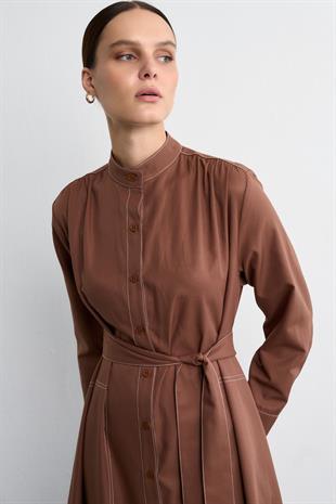 KONTRAST DİKİŞLİ ELBİSE TABA