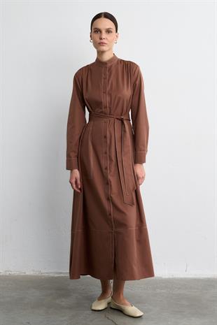 KONTRAST DİKİŞLİ ELBİSE TABA