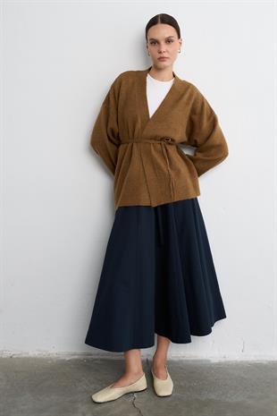 KUŞAKLI KRUVAZE TRİKO HIRKA TABA