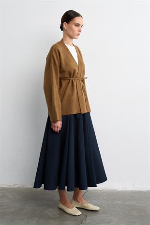 KUŞAKLI KRUVAZE TRİKO HIRKA TABA