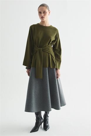 ÖNDEN BAĞLAMALI TRİKO KAZAK YEŞİL