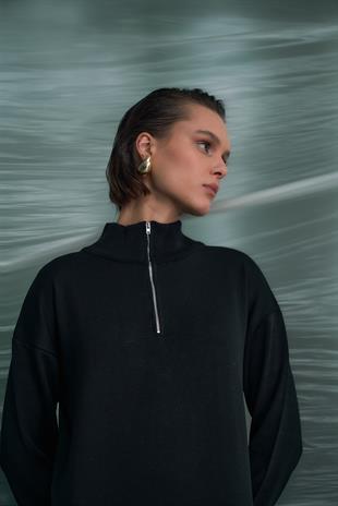 SİYAH DİK YAKA FERMUARLI TRİKO ELBİSE