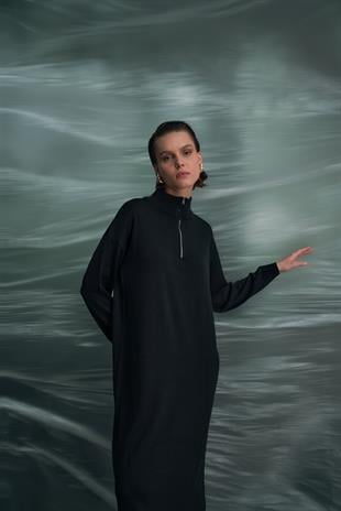 SİYAH DİK YAKA FERMUARLI TRİKO ELBİSE