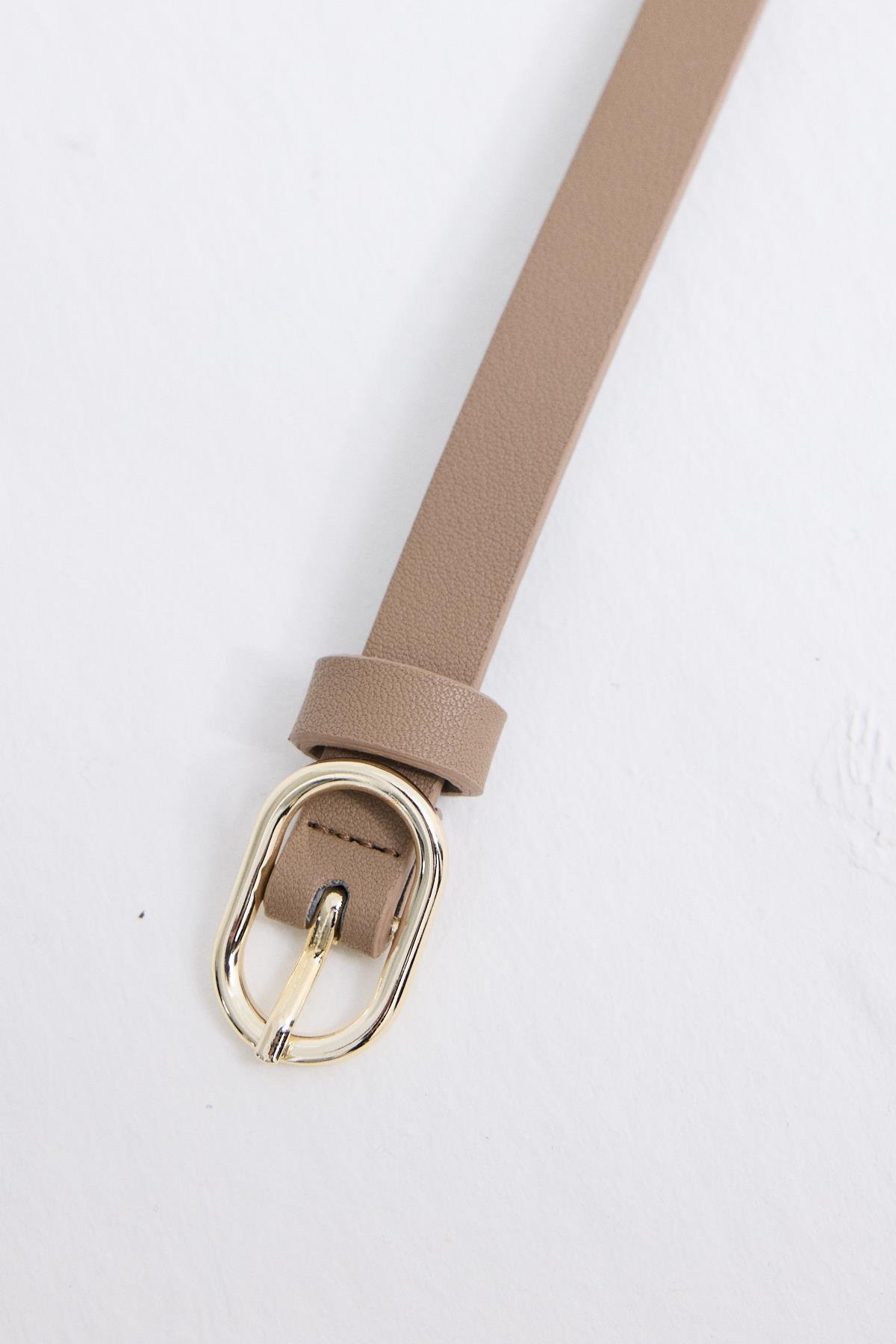 Paypoqdagi mushukning yaqindan surati (porno video)