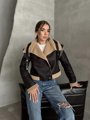 Peluşlu Zincir Detaylı Deri Mont Camel