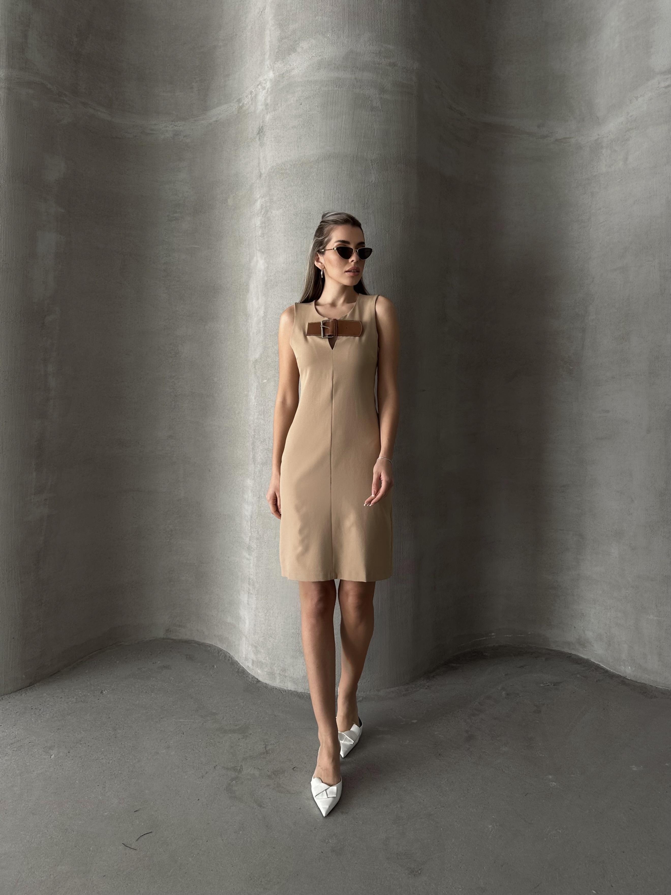 Göğsü Kemerli Klasik Elbise Camel