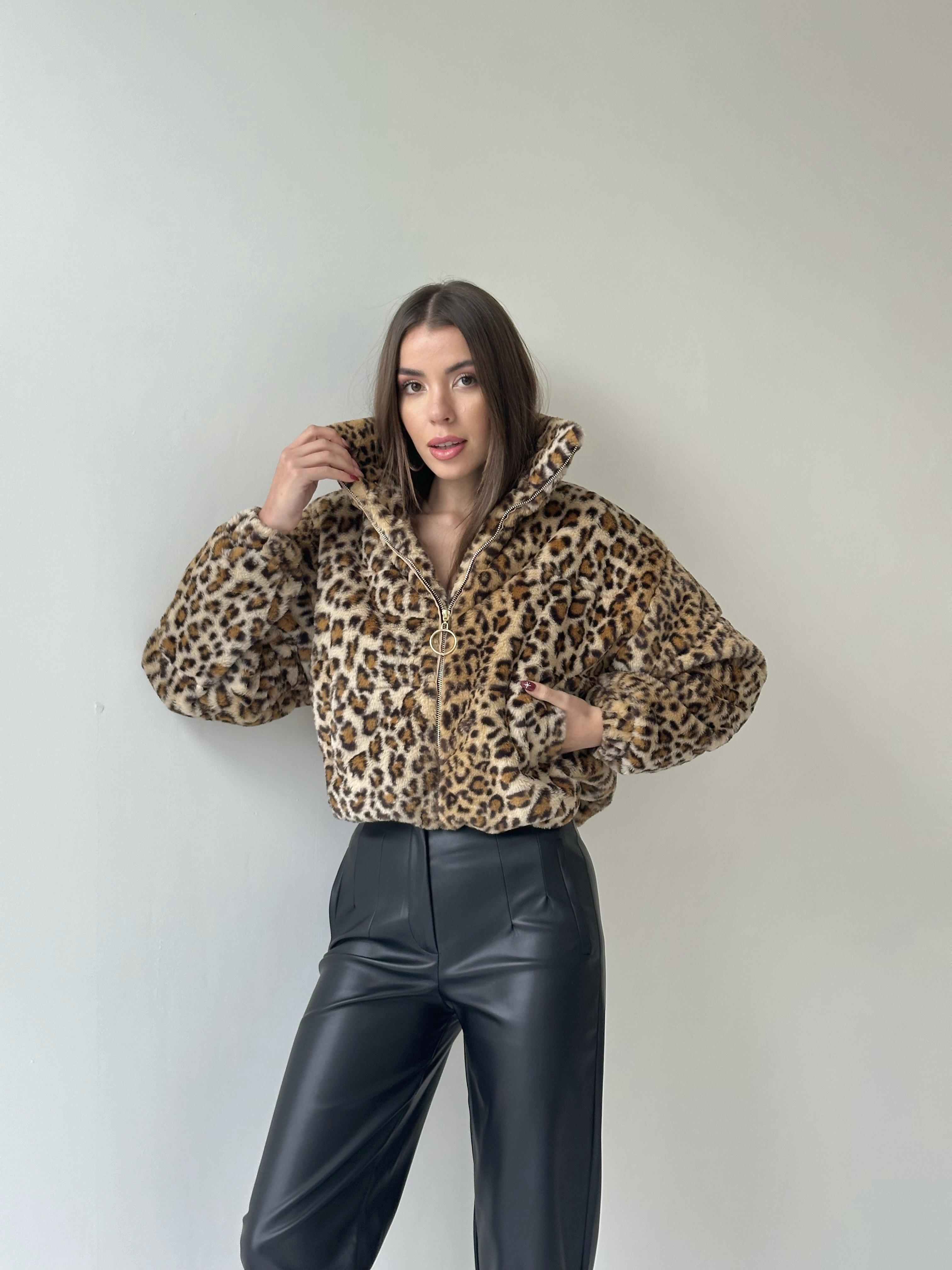 Gold Fermuarlı Kısa Peluş Mont Leopar