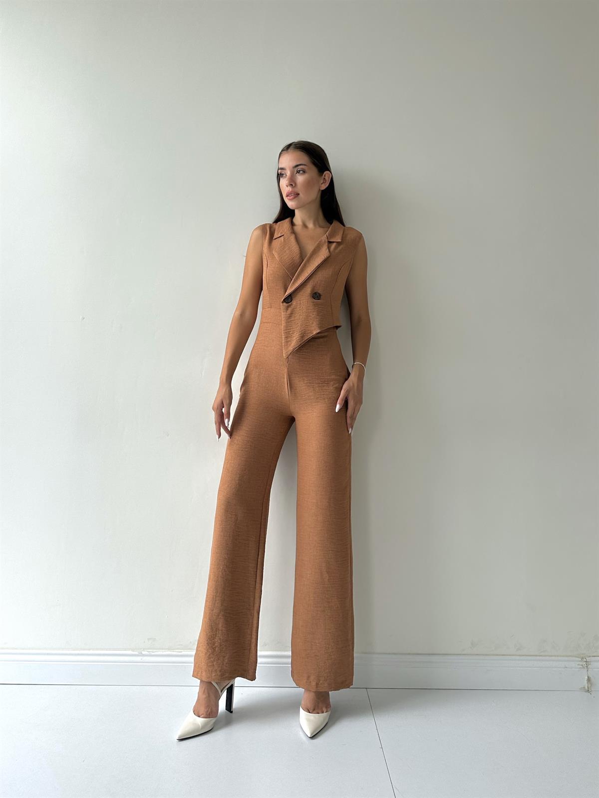 Kruvaze Yakalı Tasarım Keten Tulum Camel