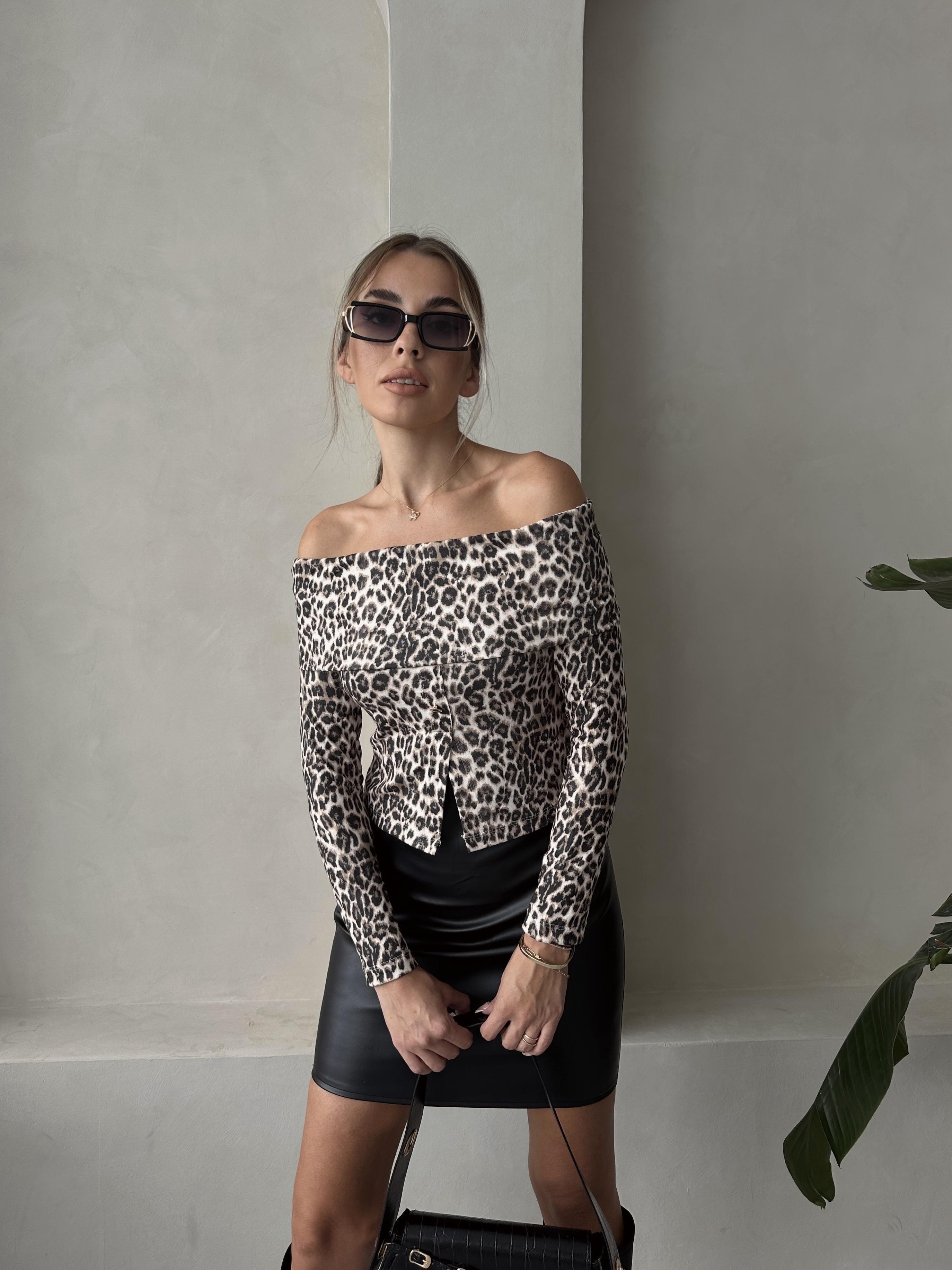 Madonna Yaka Düğmeli Leopar Bluz Bej