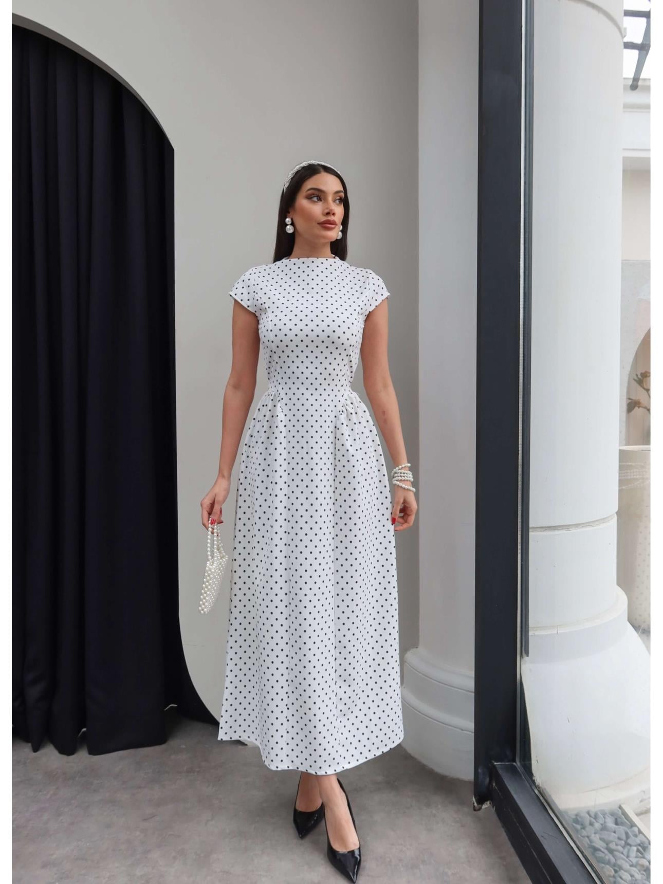 Belden Bağlamalı Puantiyeli Elbise