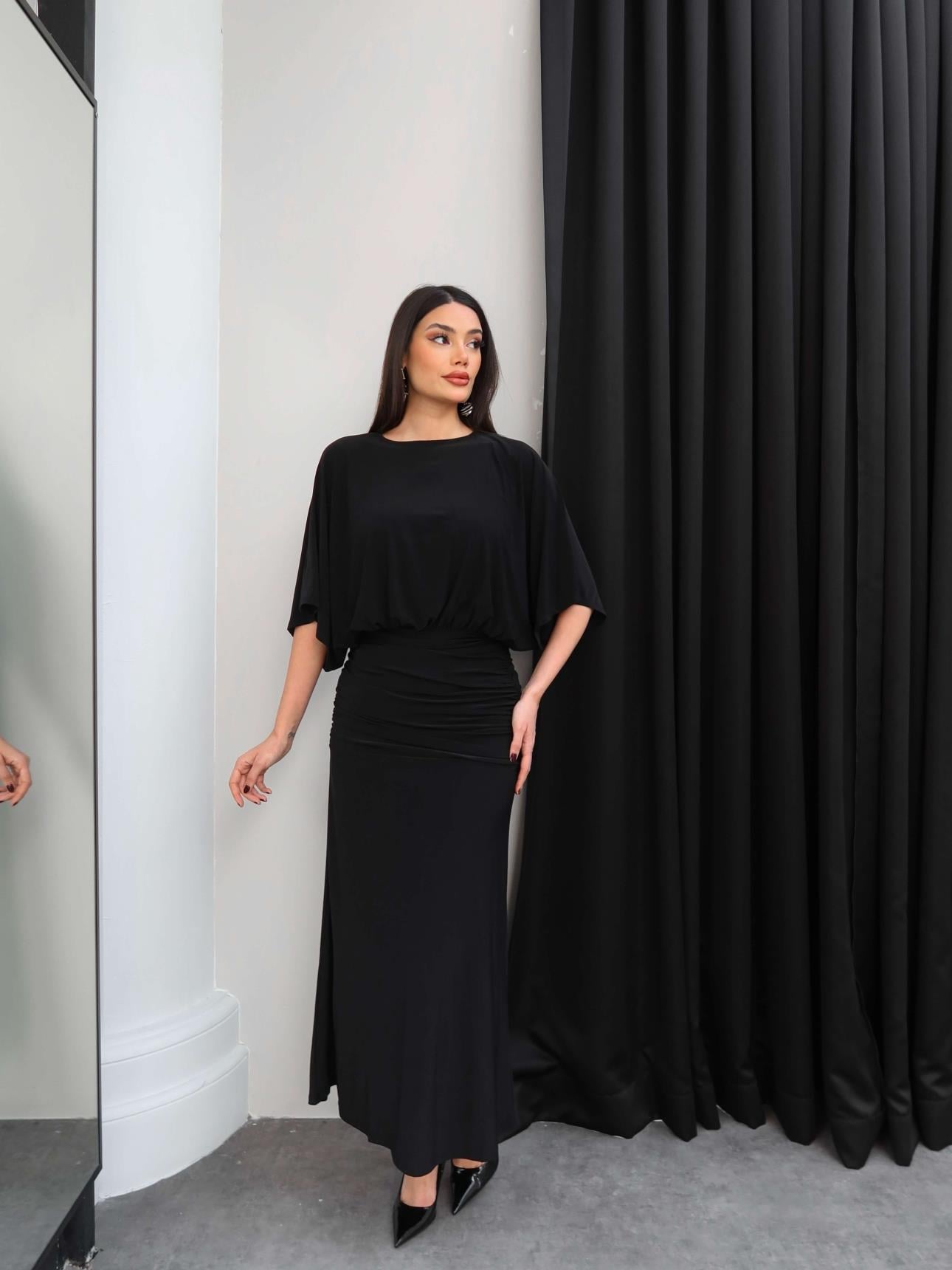 Drape Detaylı Dökümlü Uzun Elbise