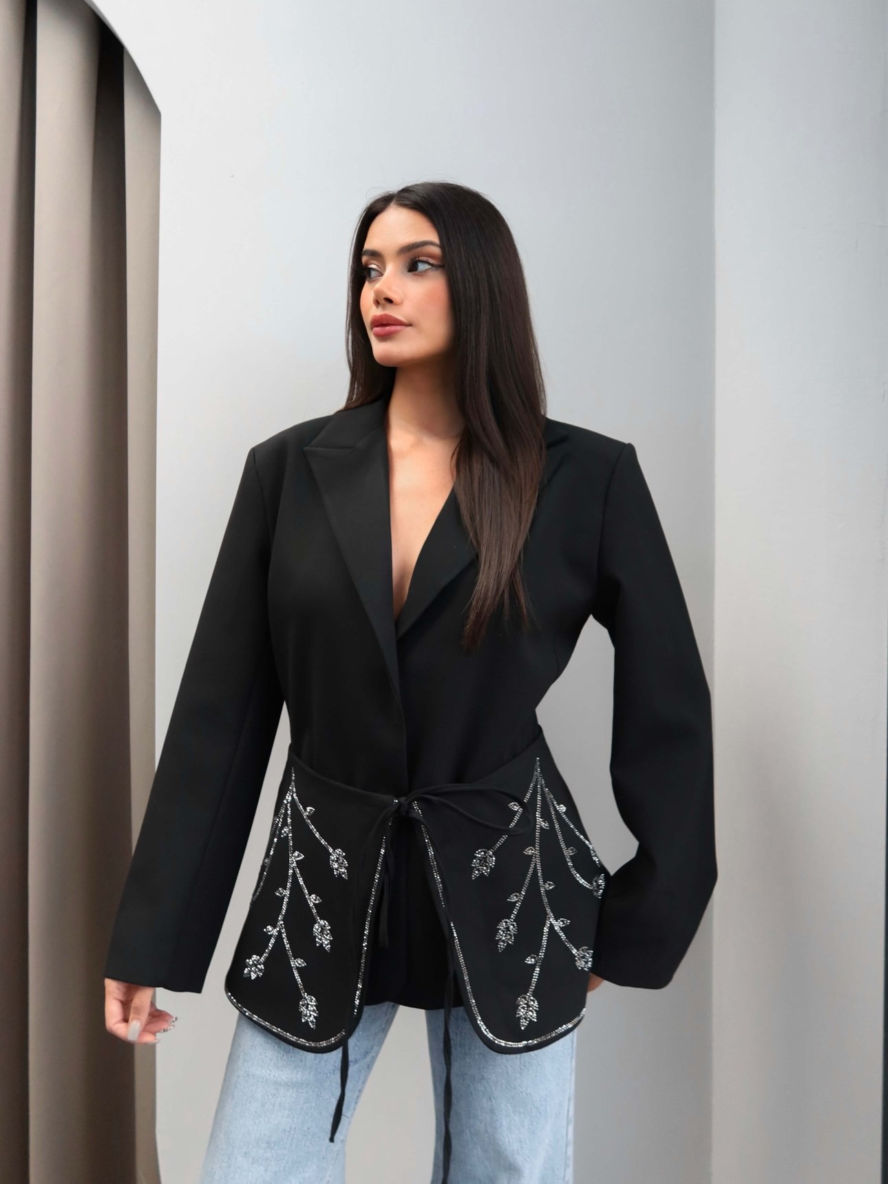 Taş İşleme Kuşaklı Blazer Ceket