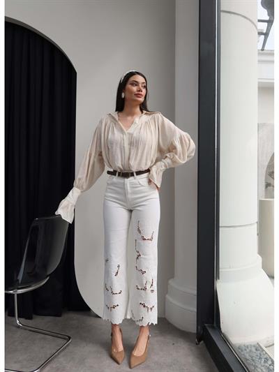 Çiçek İşlemeli Yüksek Bel Jean