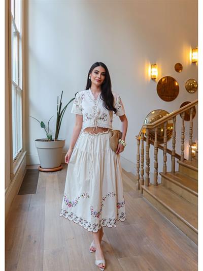 Güpürlü Çiçek Nakışlı Keten Takım