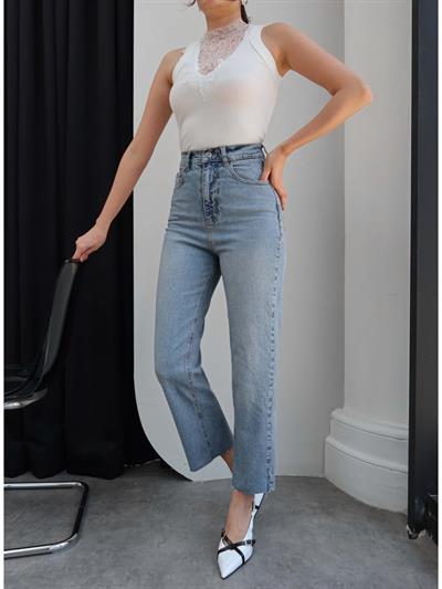 Straight Paça Kesik Jean