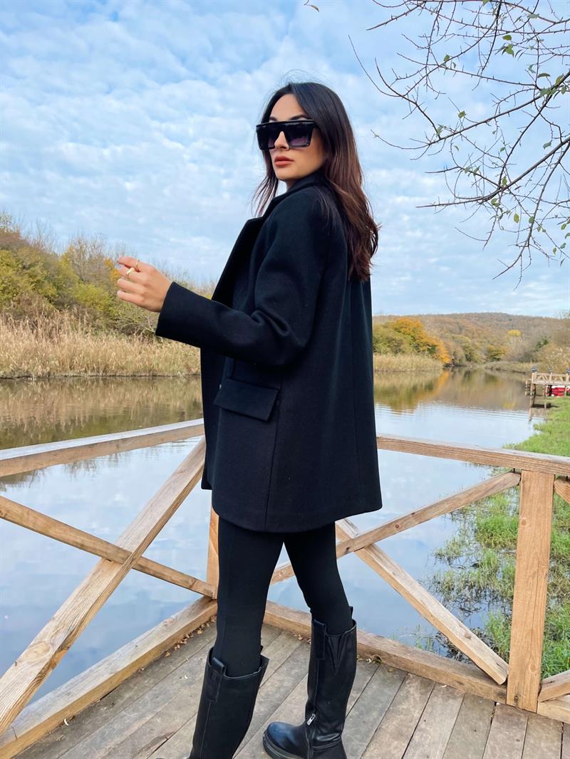 Siyah Deluxe Kısa Kaşe Kaban