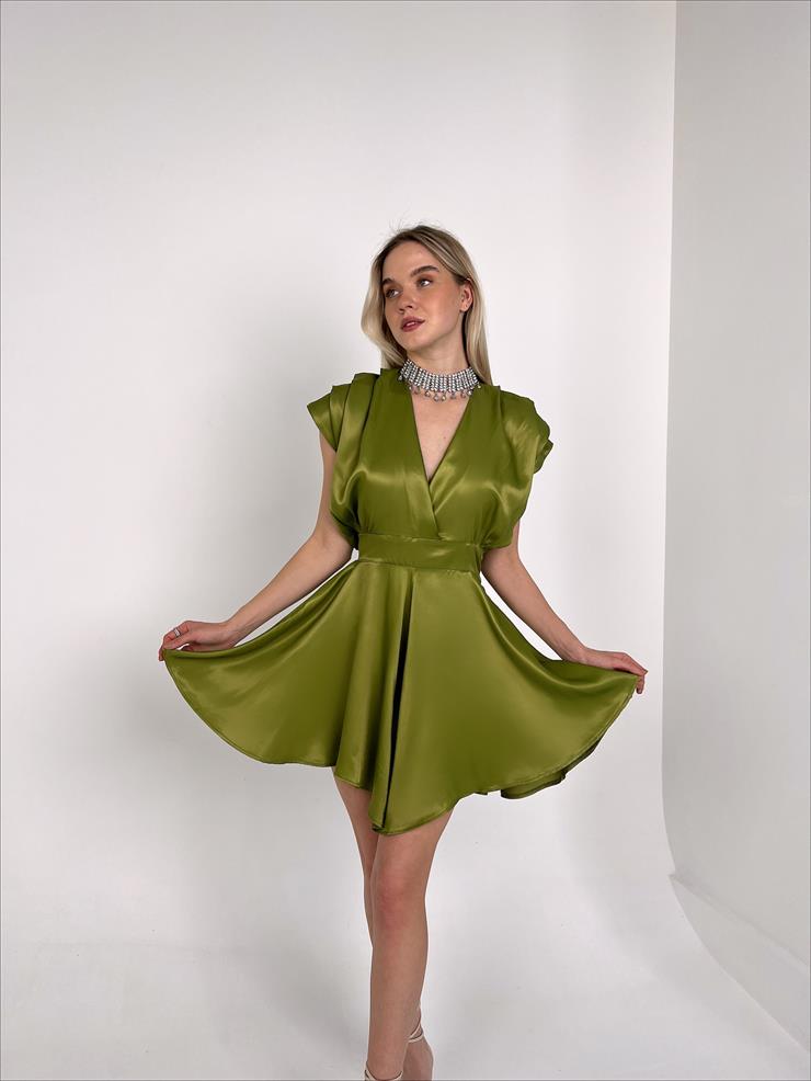 Kruvaze Yaka Belden Oturtmalı Sırt Dekolteli Abelya Kadın Haki Saten Mini Şort Tulum 23Y000131