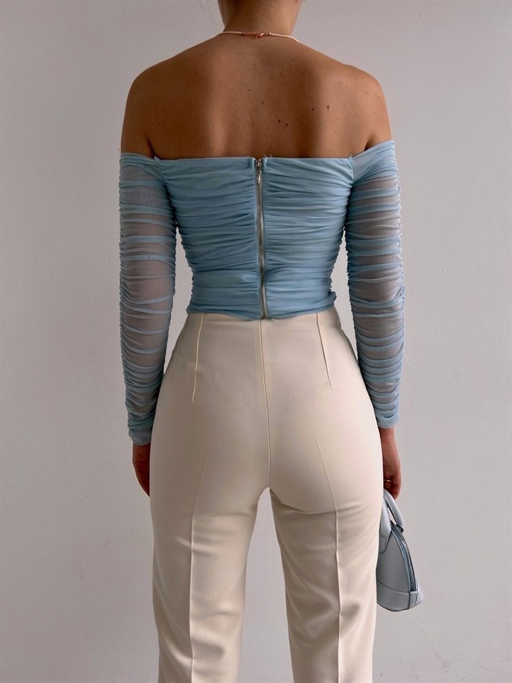 Açık Omuz Büzgülü Alena Kadın Mavi Tül Bluz 22K000565