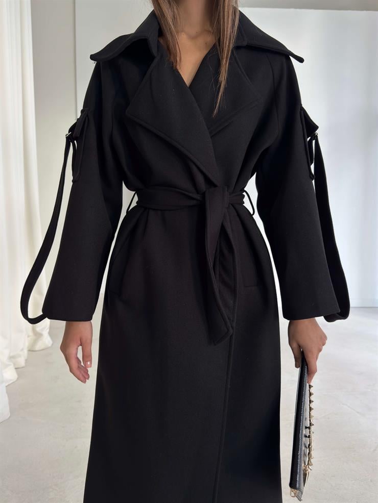 Geniş Yaka Kemerli Adel Siyah Kadın Kaban 26K002