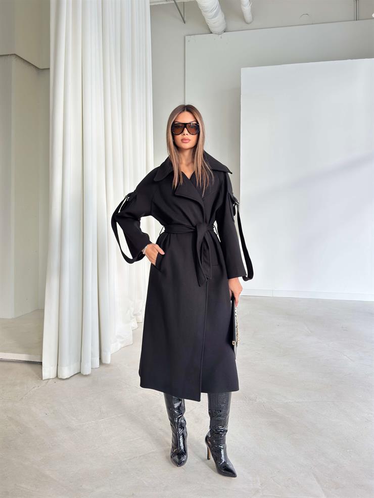 Geniş Yaka Kemerli Adel Siyah Kadın Kaban 26K002