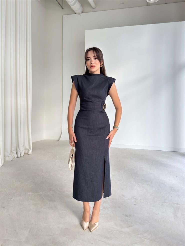 Yanı Yırtmaçlı Drape Detaylı Aksesuarlı Adrian Lacivert Kadın Kot Elbise 26K204