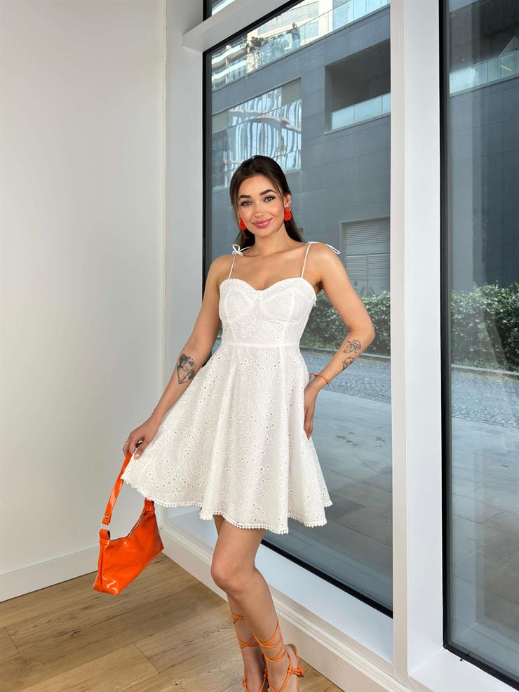 İp Askılı Kalp Yaka Alber Kadın Beyaz Mini Elbise 24Y653